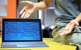 东台 api php源码,下载的php源码怎么运行呢？